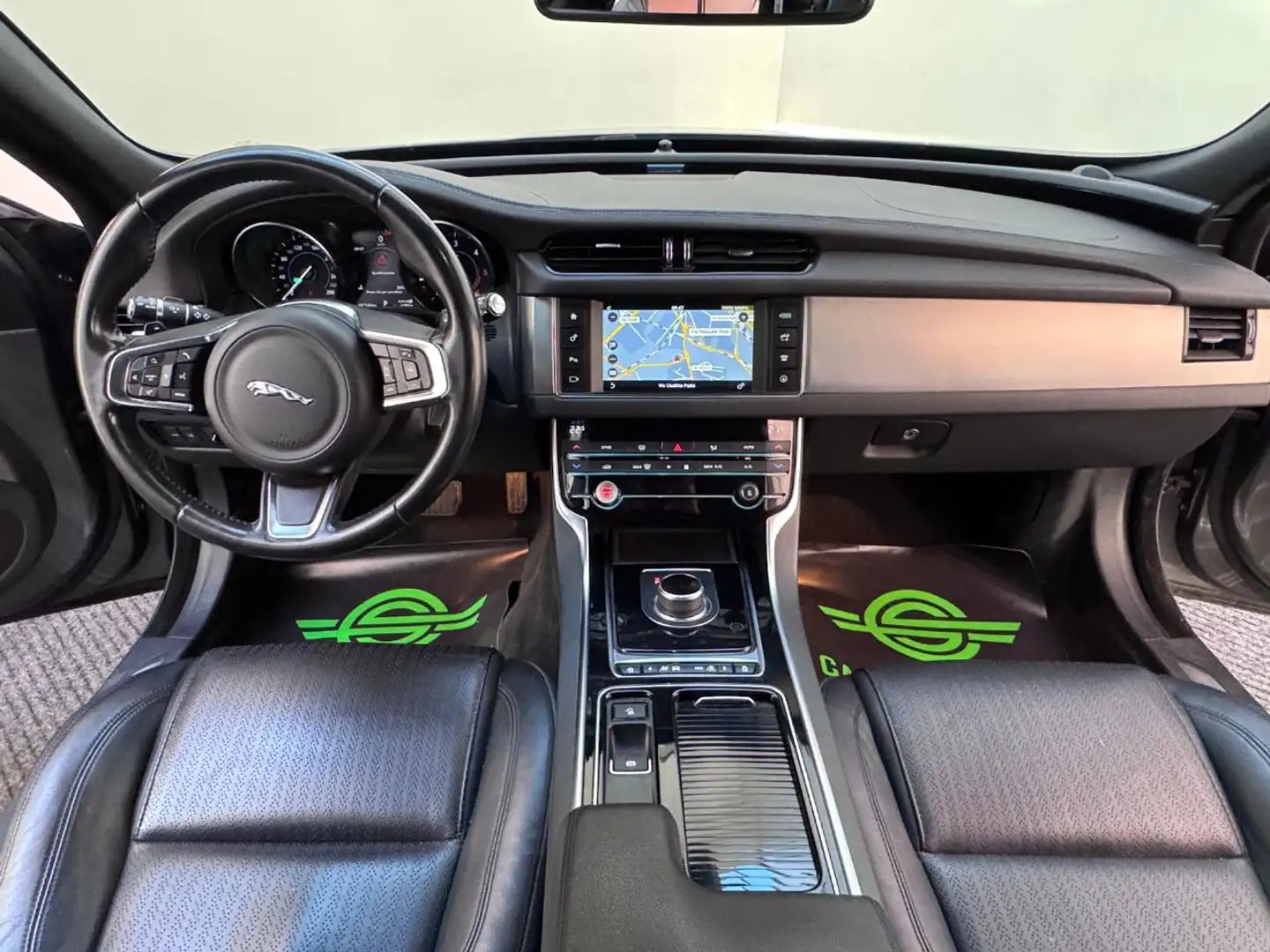 Jaguar XF Sportbrake 2.0 D 180 CV Prestige SERVICE|NAVI Grijs - 2