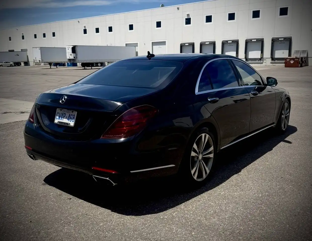 Mercedes-Benz S-Class снимка Mercedes-Benz S-Class