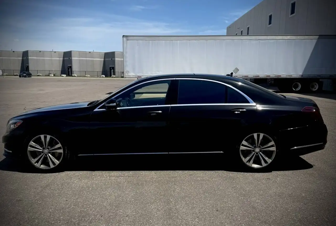 Mercedes-Benz S-Class снимка Mercedes-Benz S-Class