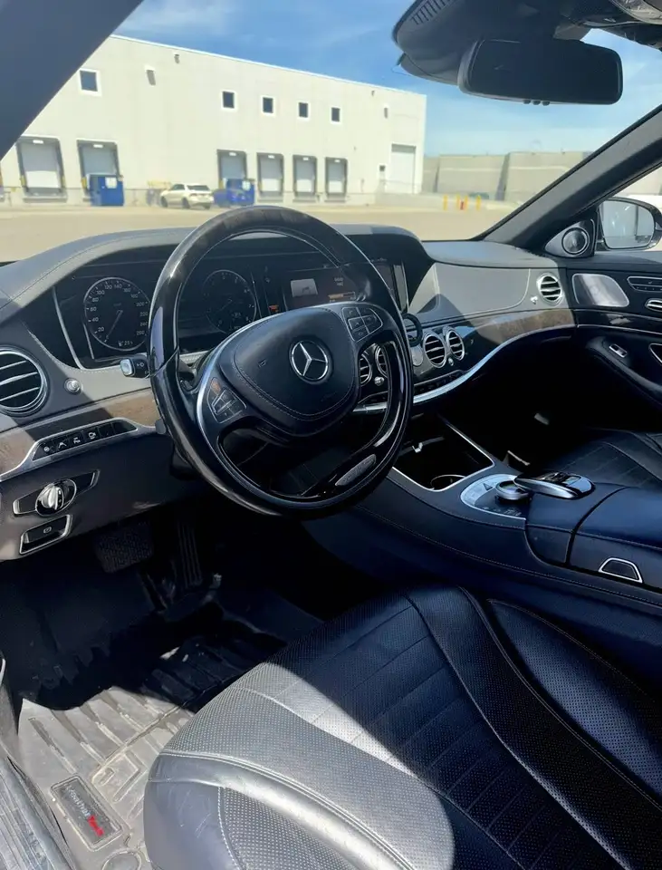 Mercedes-Benz S-Class снимка Mercedes-Benz S-Class