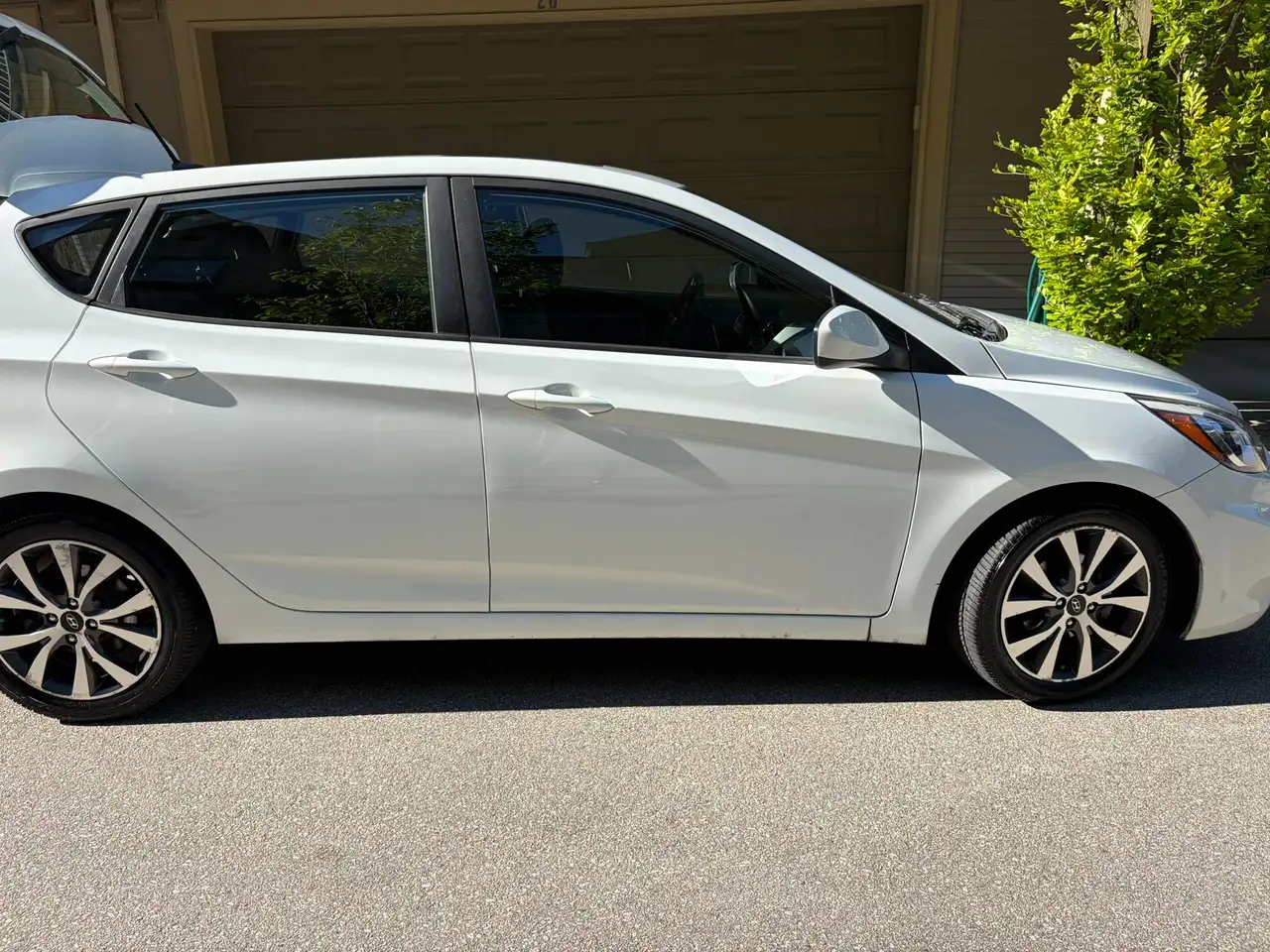 Hyundai ACCENT снимка Hyundai ACCENT