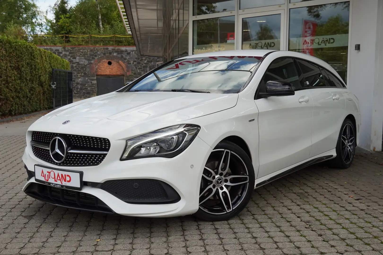Mercedes-Benz CLA 200 AMG Line LED Navi Sportsitze Tempomat Blanc - 2