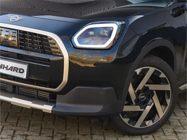 Mini Countryman view 8