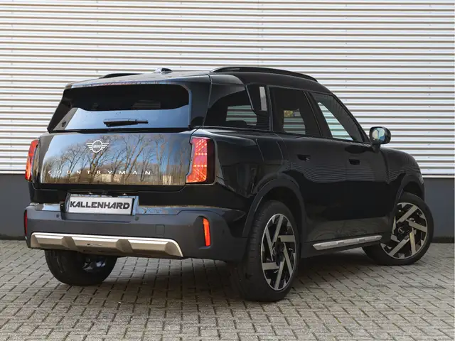 Mini Countryman view 2