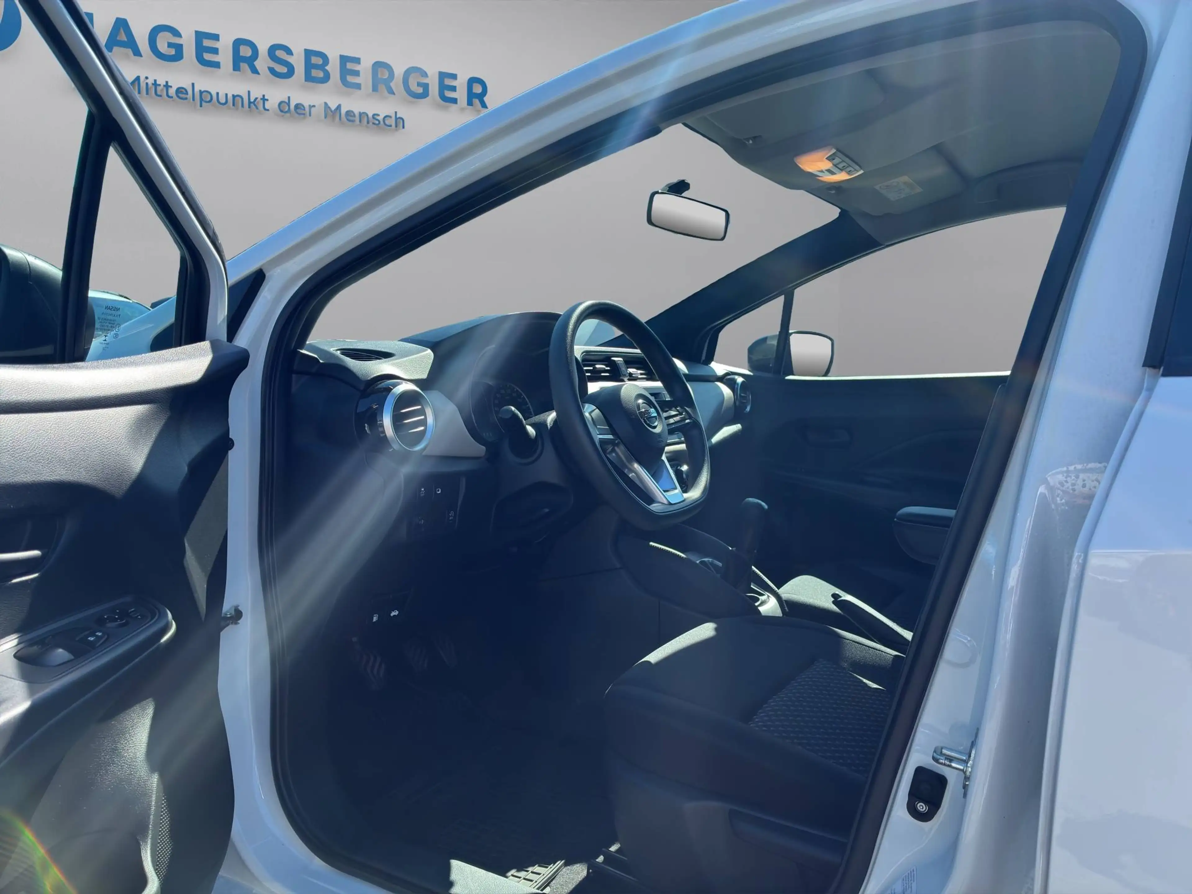 Nissan Micra Visia — photo 9