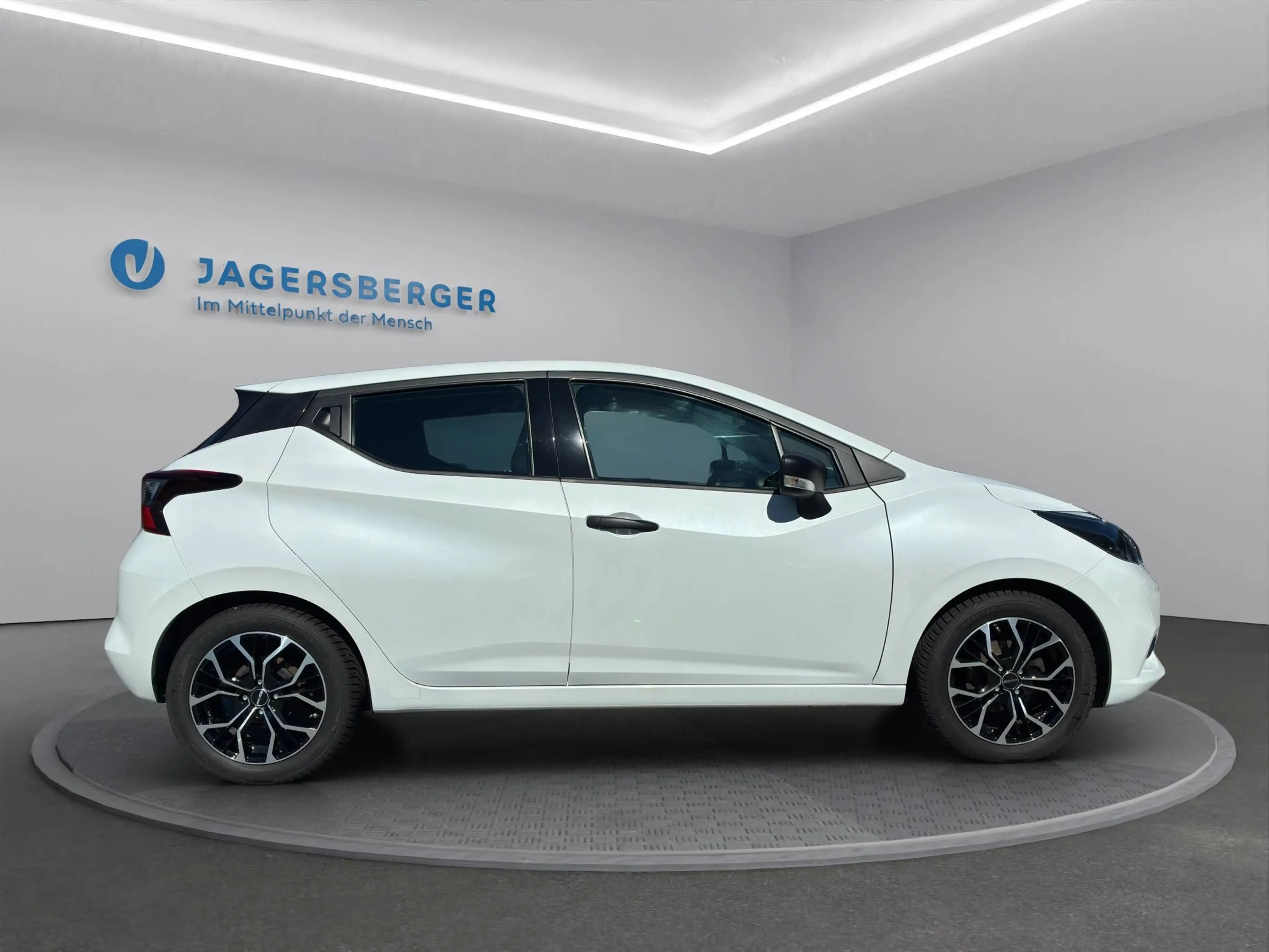 Nissan Micra Visia — photo 4