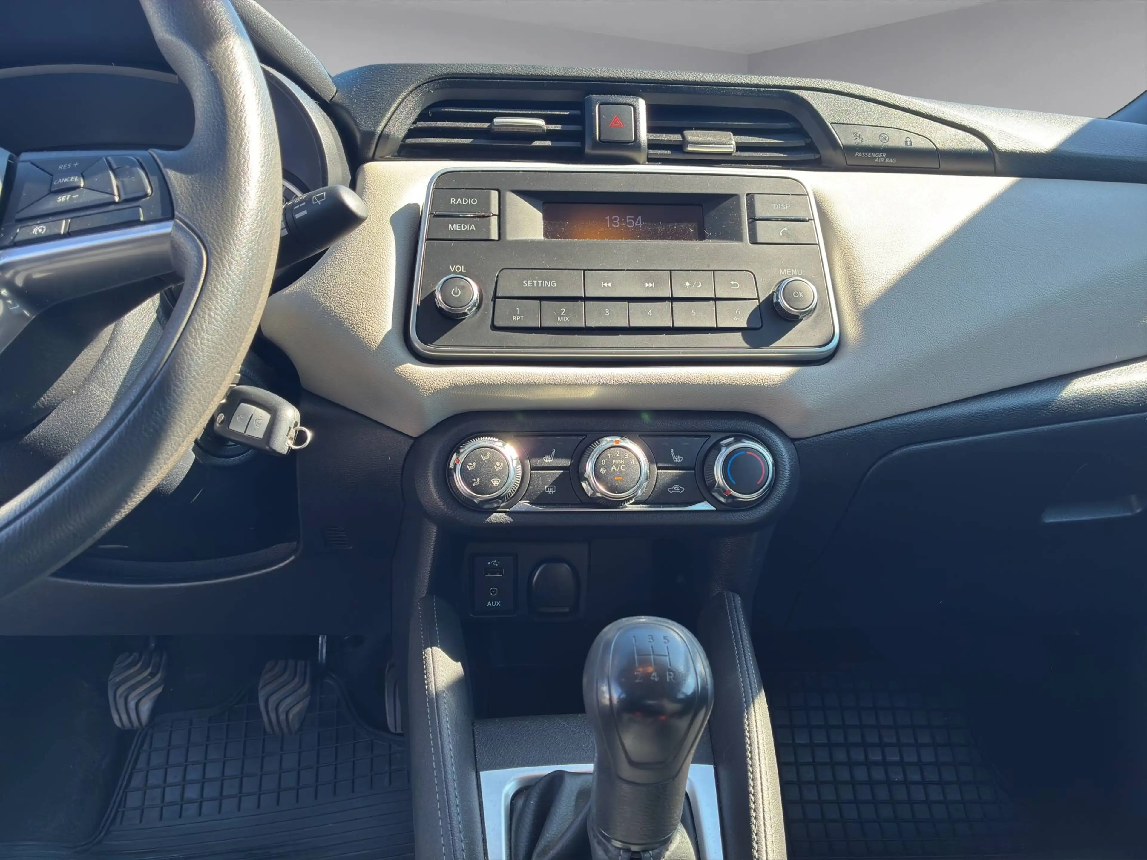 Nissan Micra Visia — photo 13