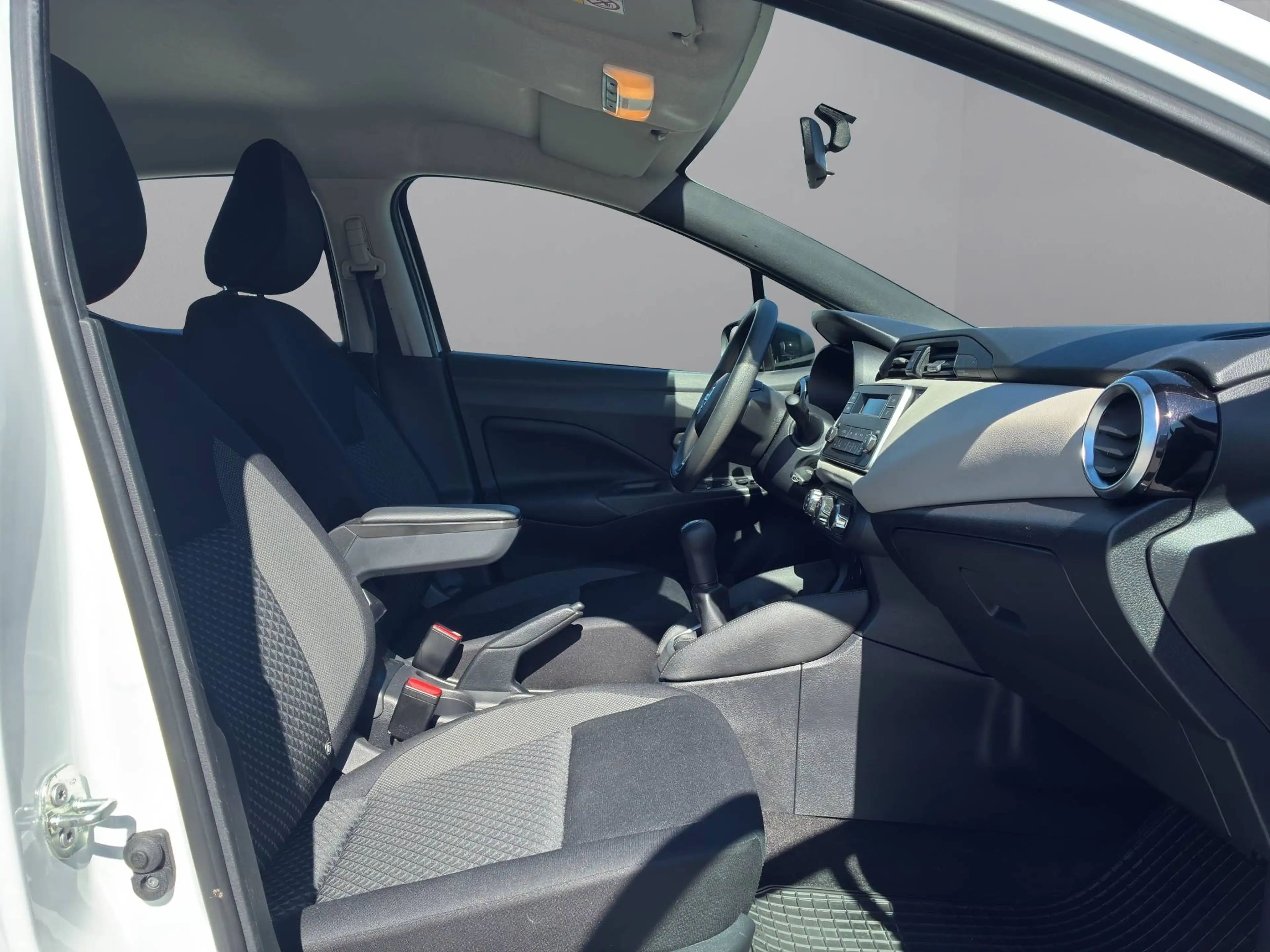 Nissan Micra Visia — photo 15
