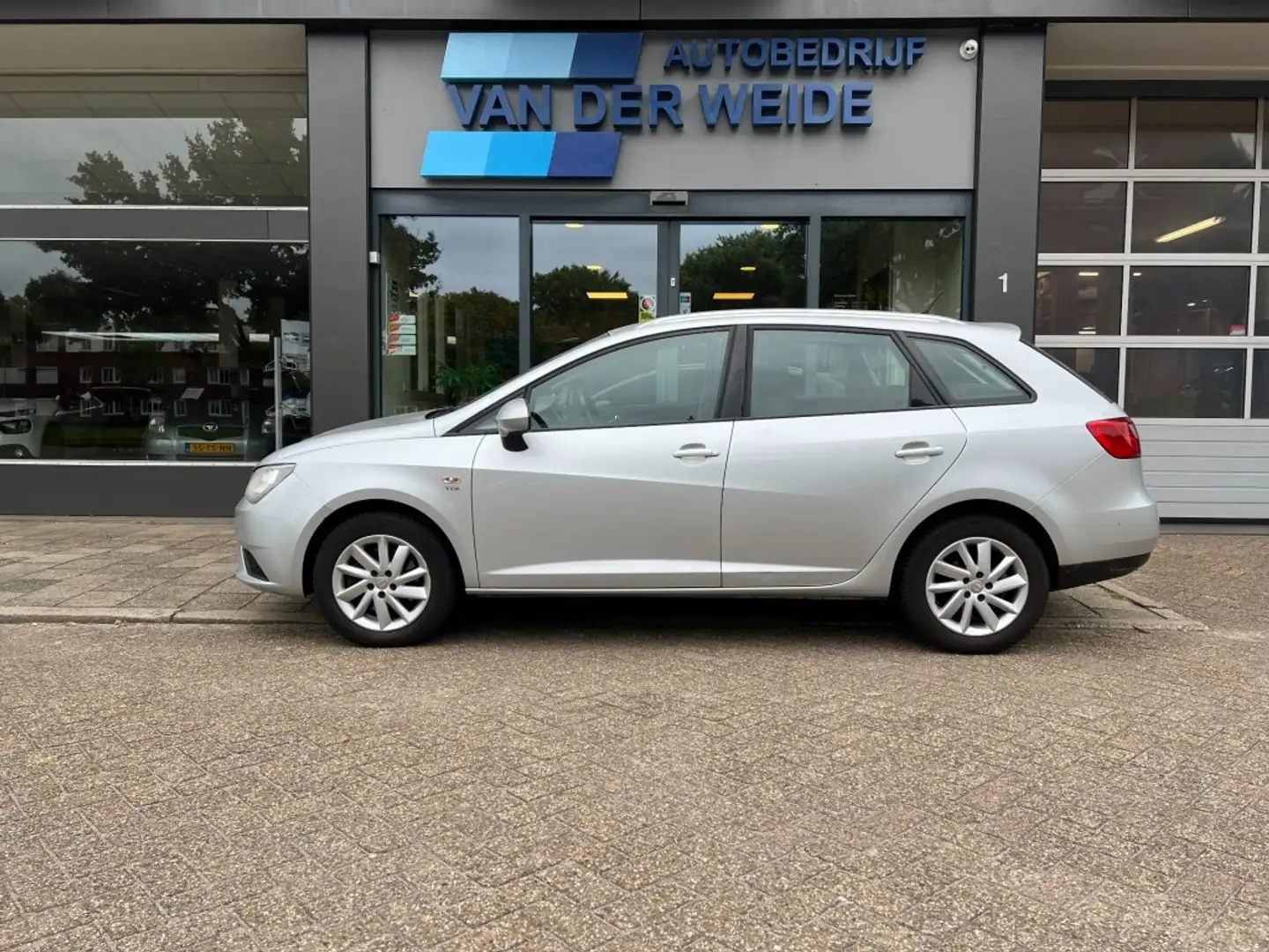 SEAT Ibiza 1.6 TDI STYLE Grijs - 1