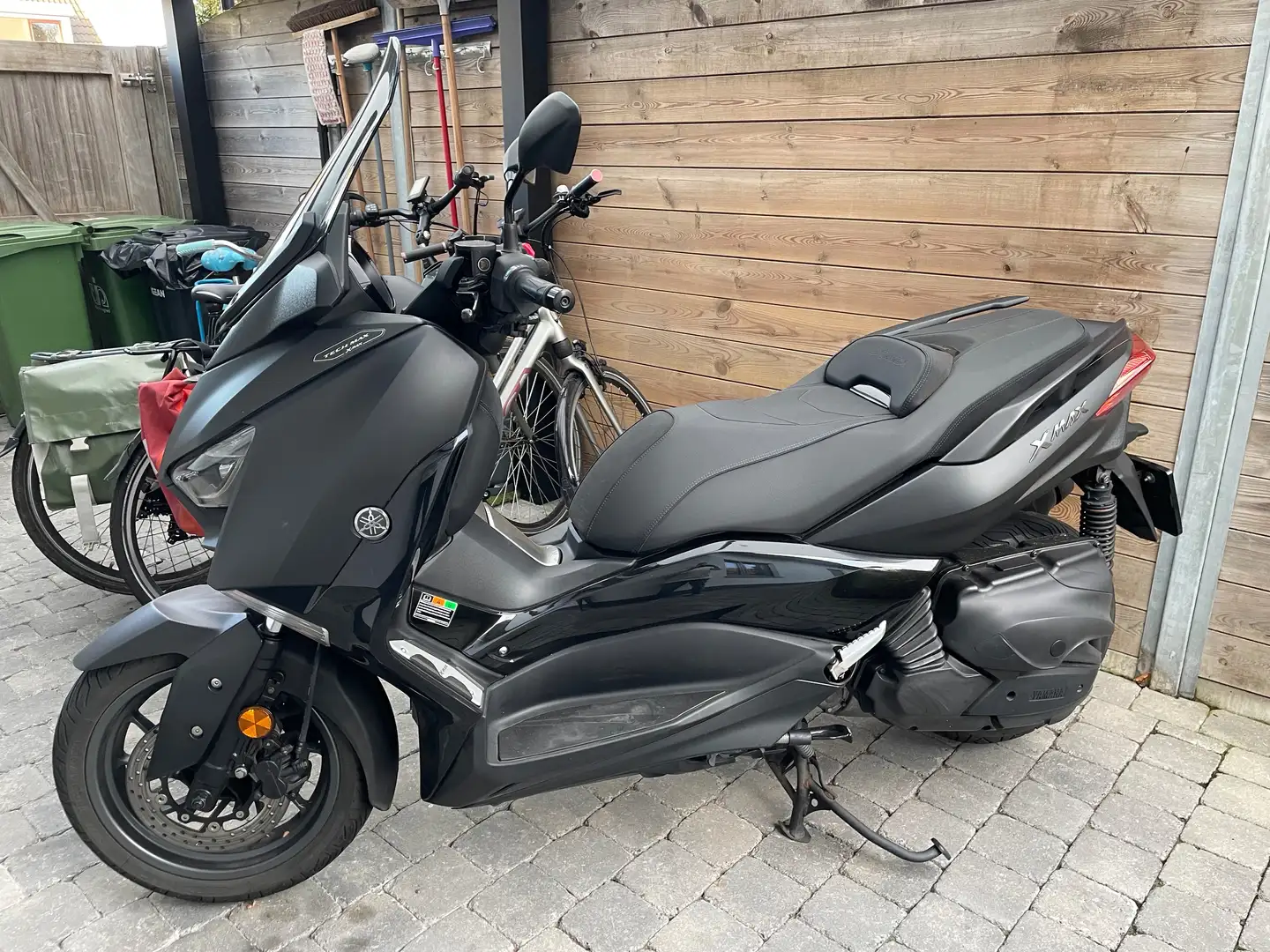 Yamaha X-Max 400 Noir - 1