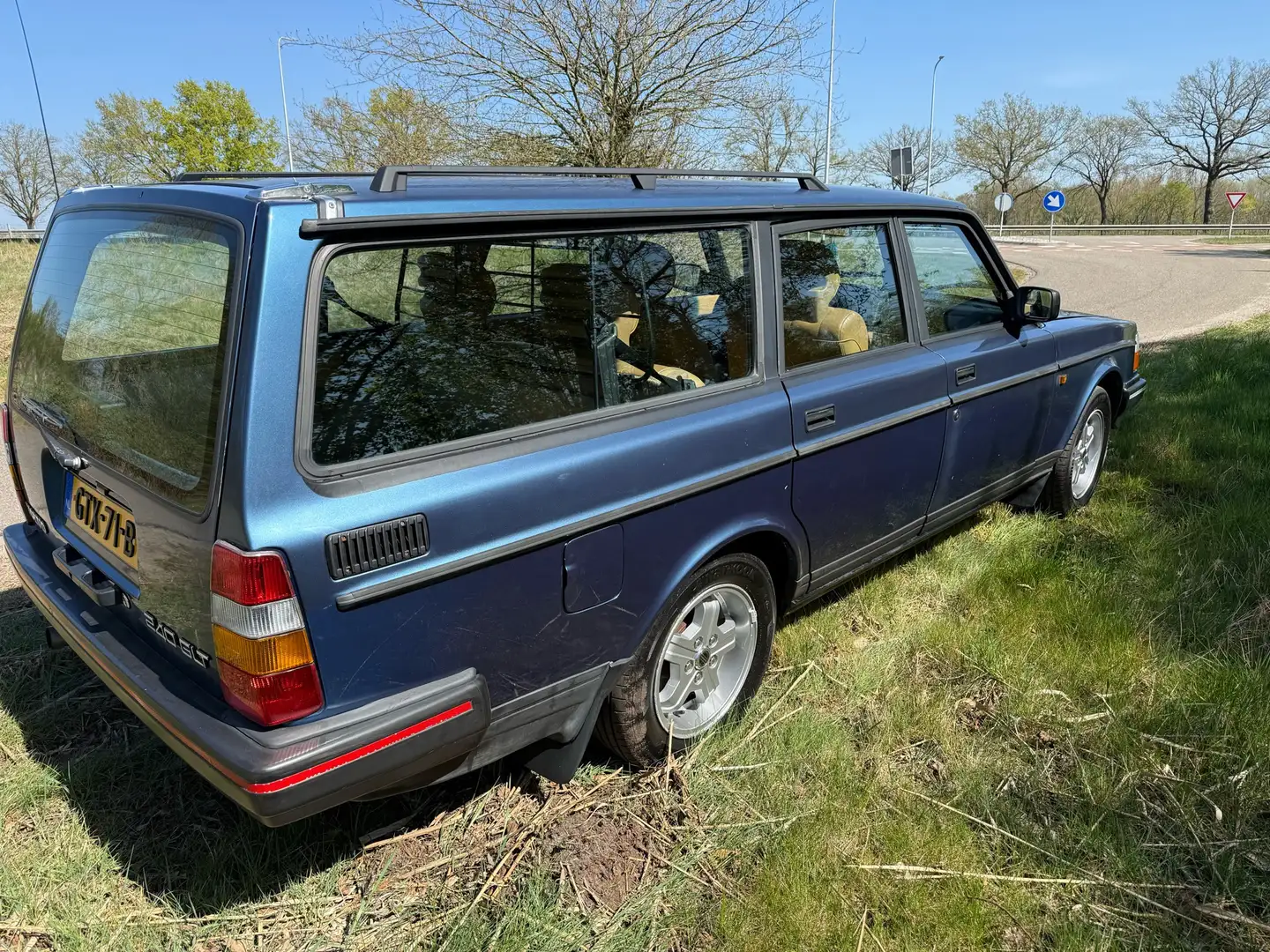 Volvo 240 GLT Overdrive Albastru - 2