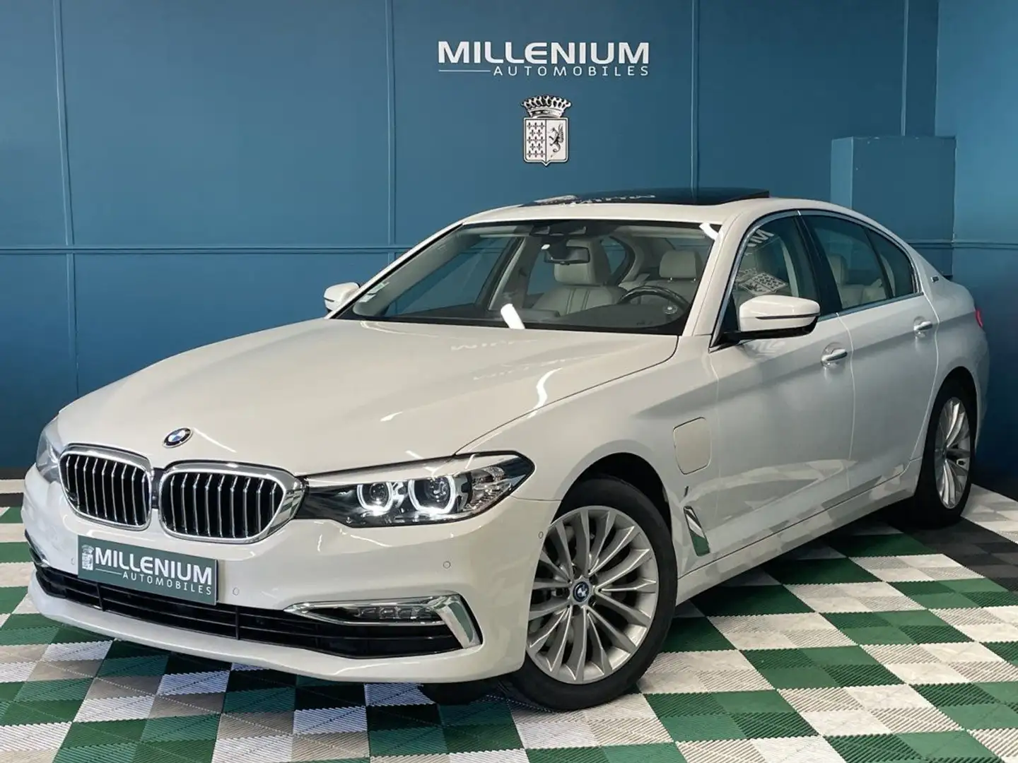 BMW 530 SERIE (G30) 530EA IPERFORMANCE 252CH LUXURY Blanc - 1