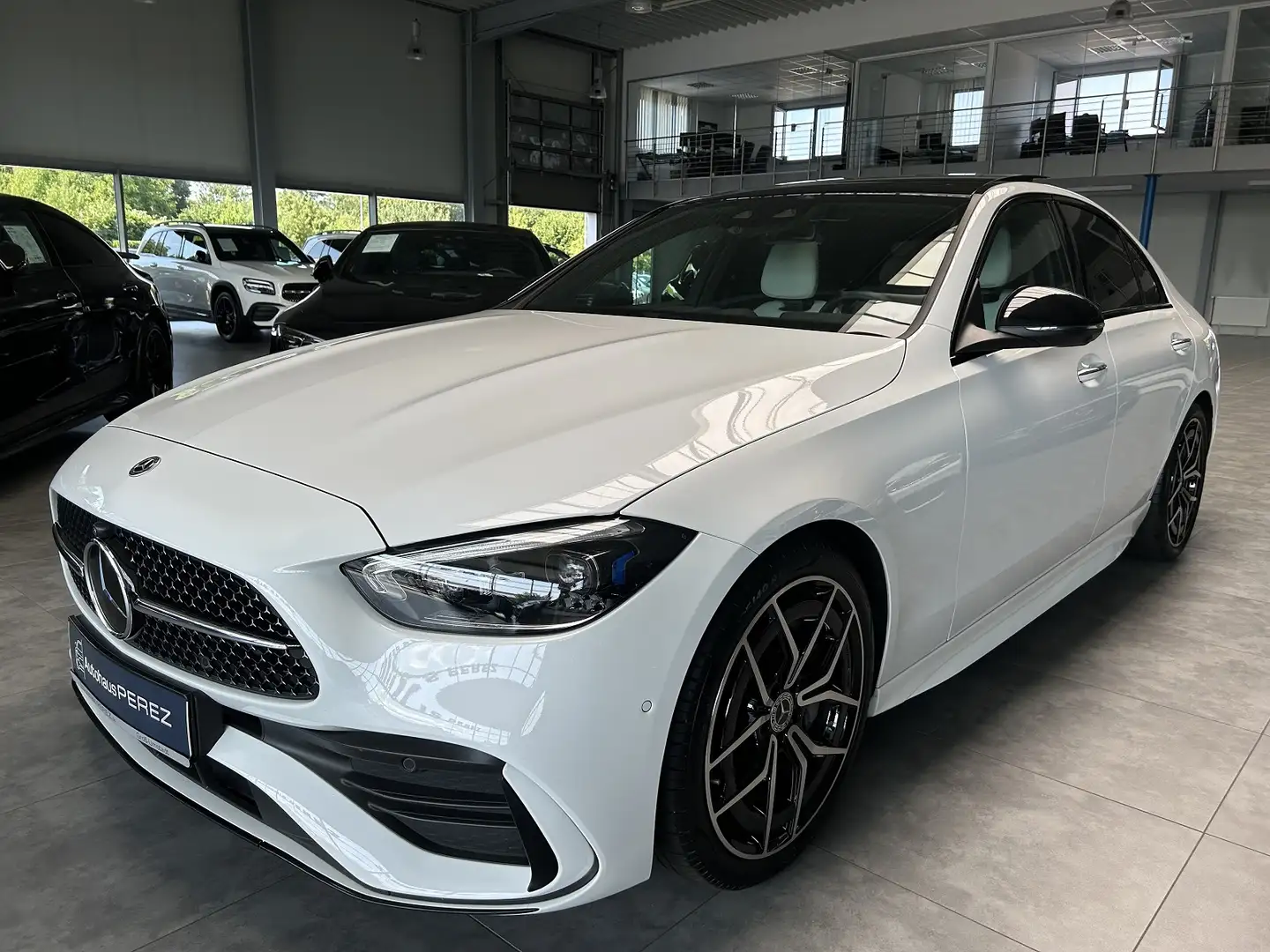 Mercedes-Benz C 300 4M AMG PREMIUM DISTRONIC-PANO-KEYLESS-360° Blanc - 2
