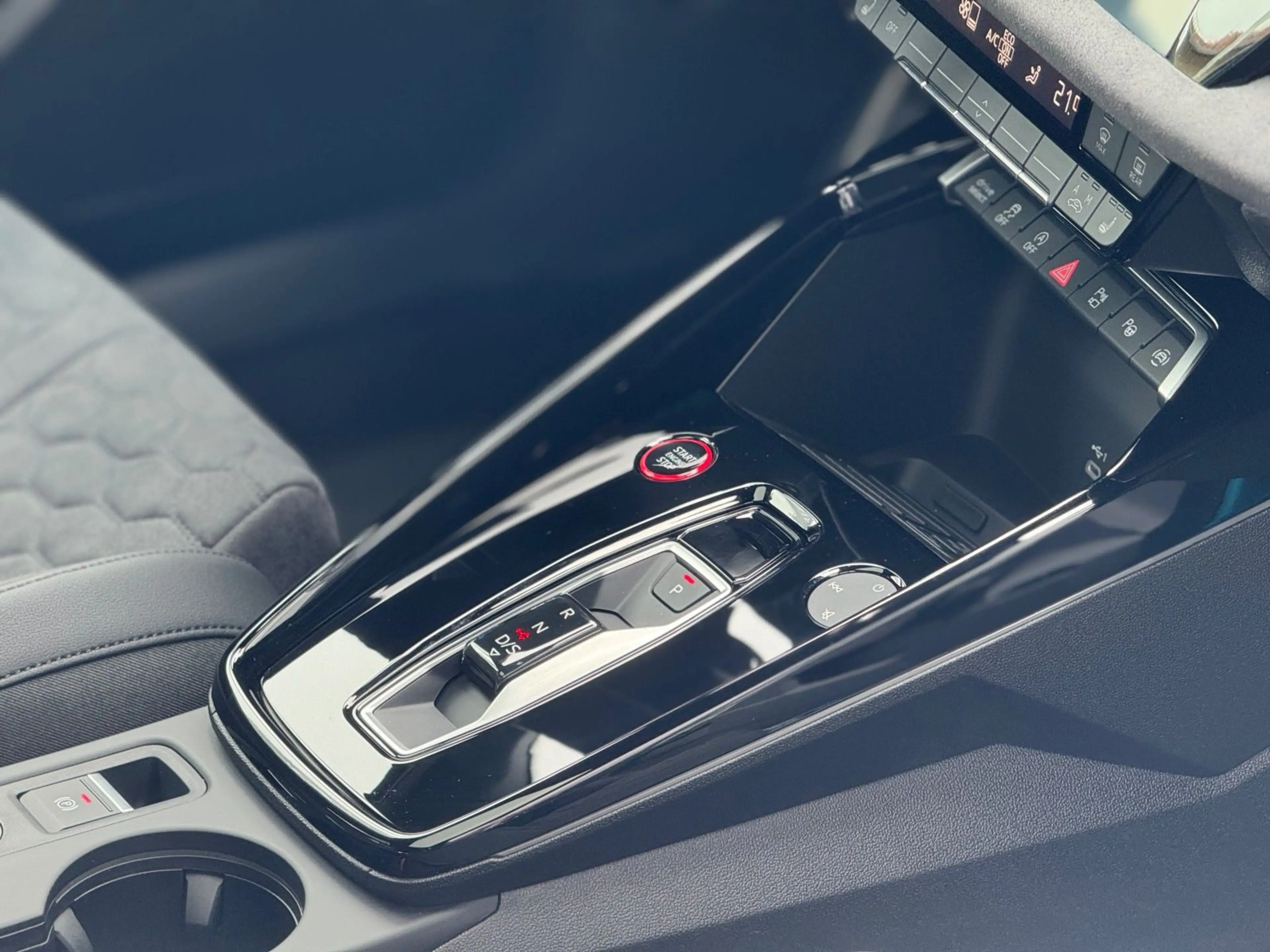 Audi RS3 NAVI*CARPLAY*ADFAHRW*MATRIXPANO*2 — photo 12