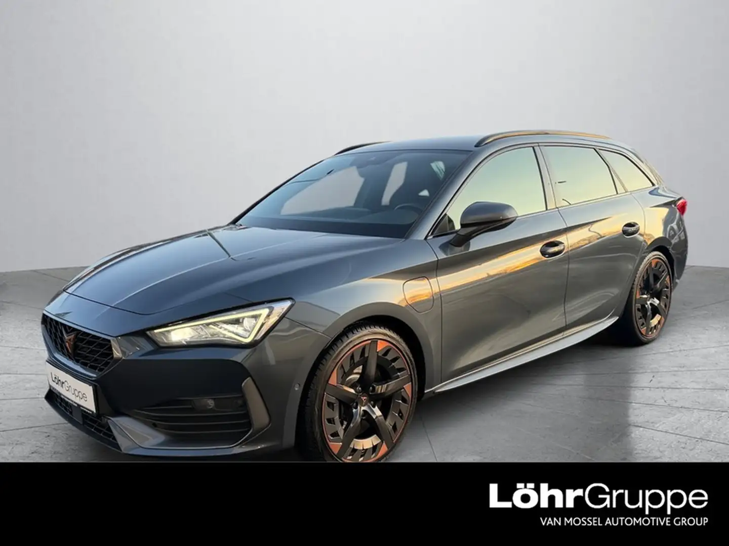 CUPRA Leon ST 1,4 VZ e-Hybrid Automatic Grau - 1