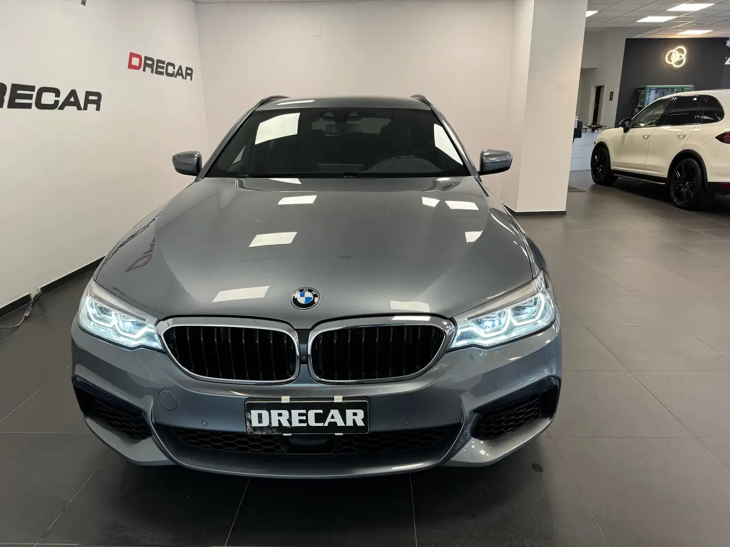 BMW 518 518d Touring Msport auto KILOMETRI CERTIFICATI Grigio - 2