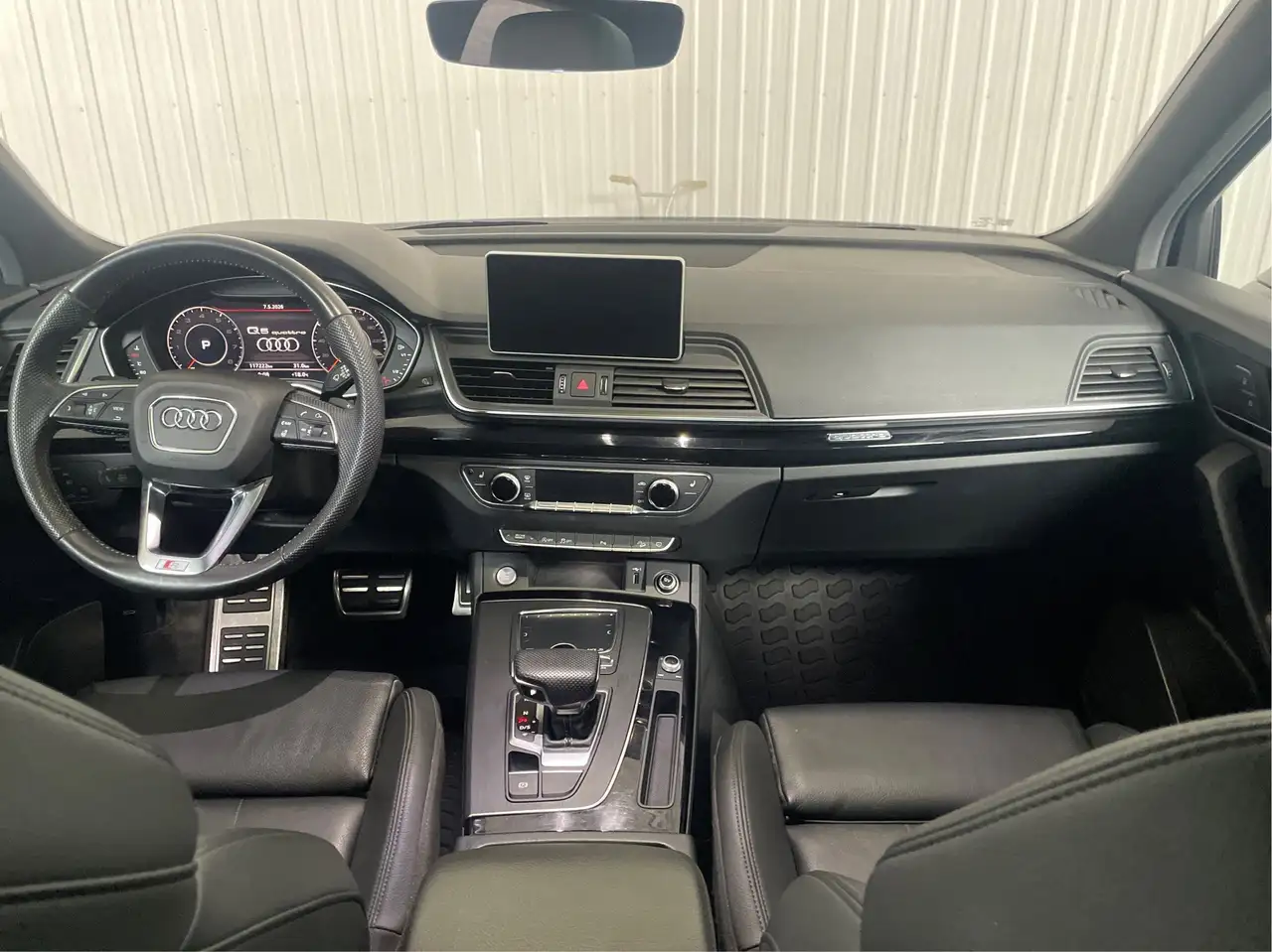 Audi Q5 снимка Audi Q5
