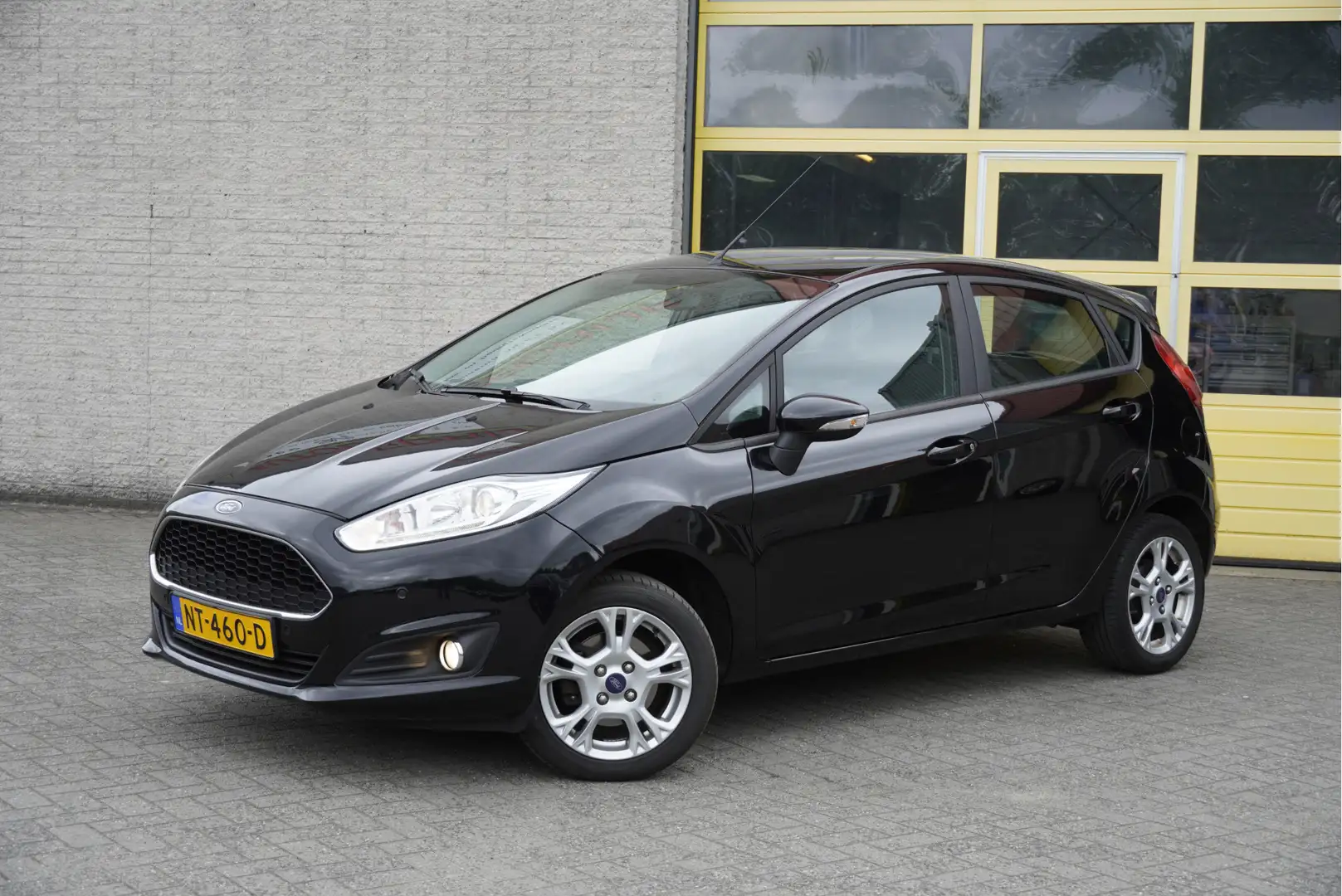 Ford Fiesta 1.0 5drs Style Ultimate BJ2017 Led | Pdc | Navi | Zwart - 2