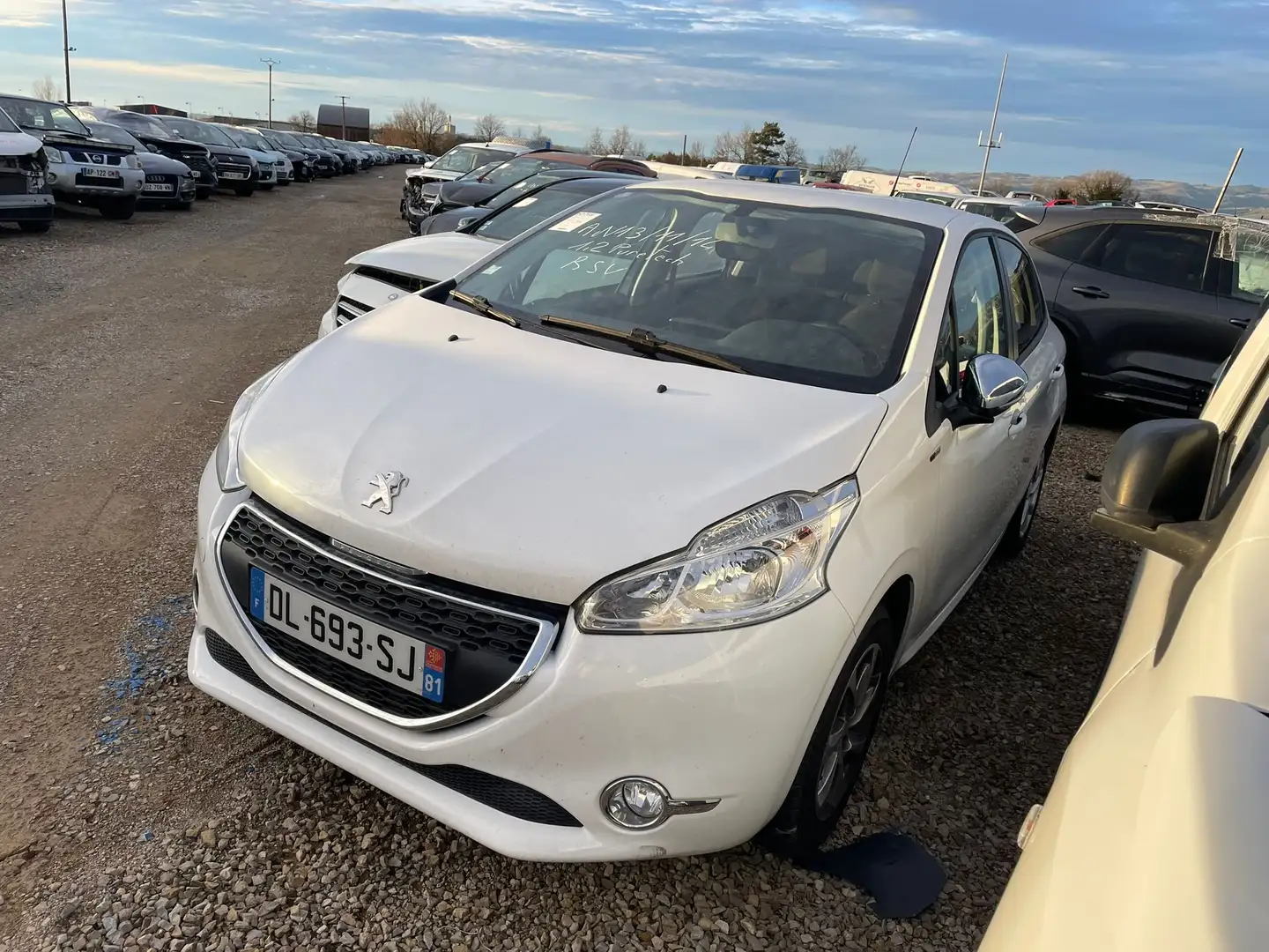 Peugeot 208 1.2i PureTech VTi 82 Style / DL693 Blanc - 2