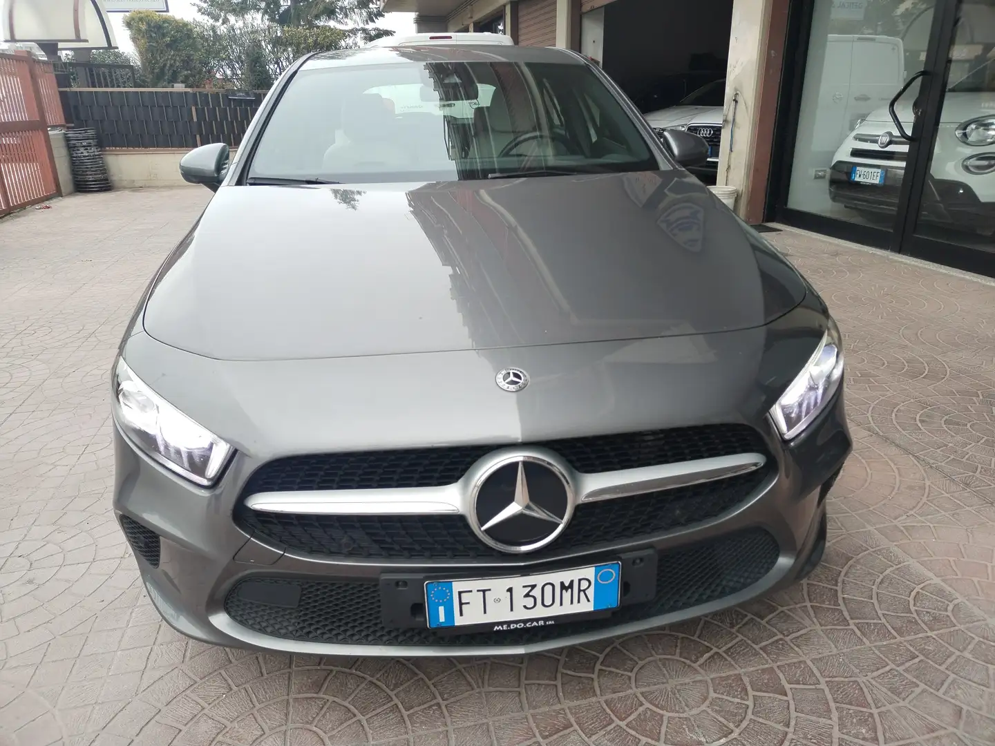 Mercedes-Benz A 180 Classe A - W177 2018 d Premium auto Gris - 2