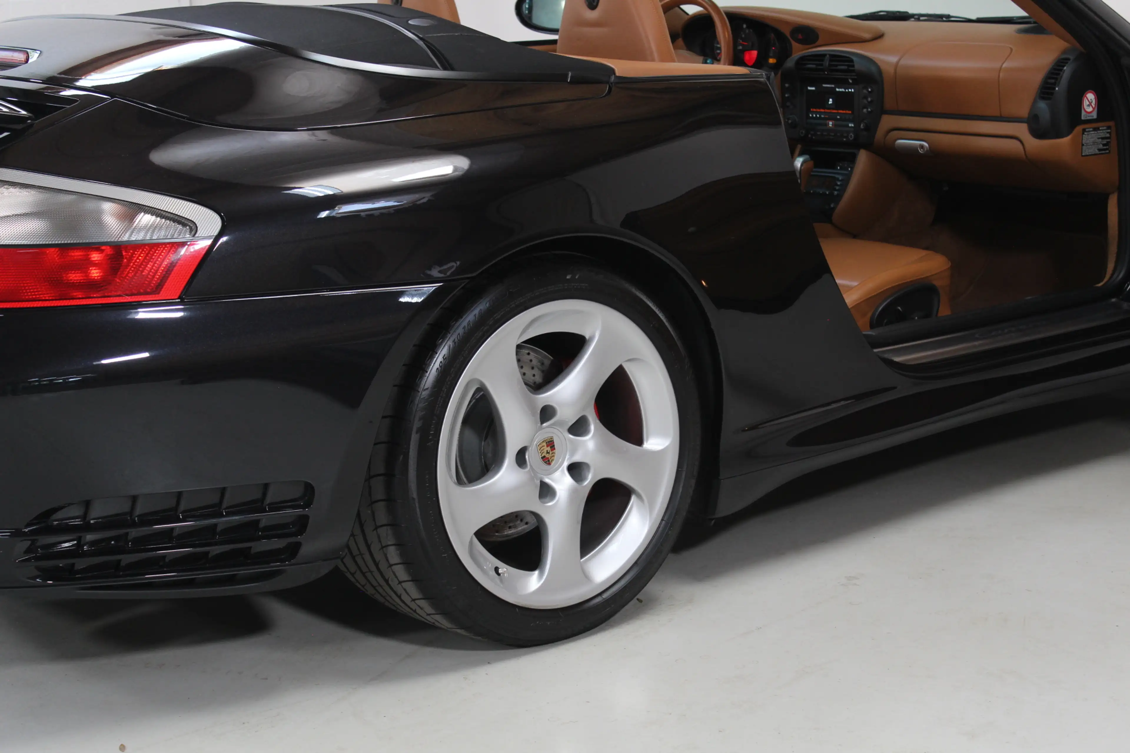 Porsche 996 Cabrio 3.6 Carrera 4S | PCCM | SAGA | Memory | — photo 19