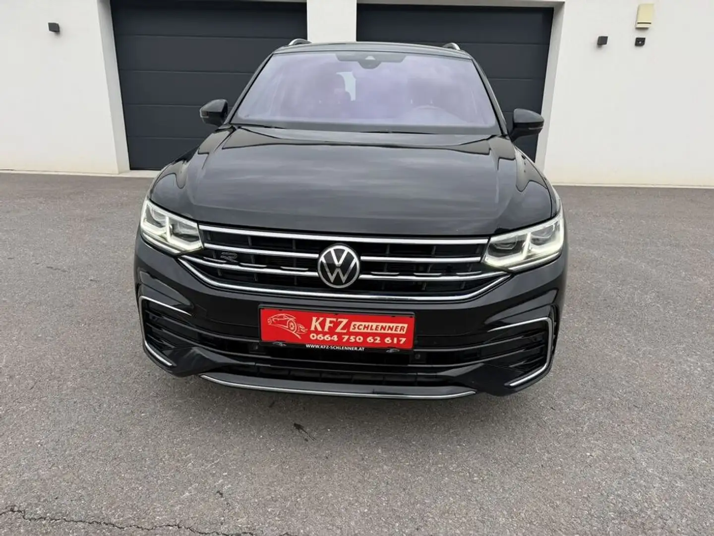 Volkswagen Tiguan R-Line 1,5 TSI DSG/Matrix-LED/Navi Schwarz - 2