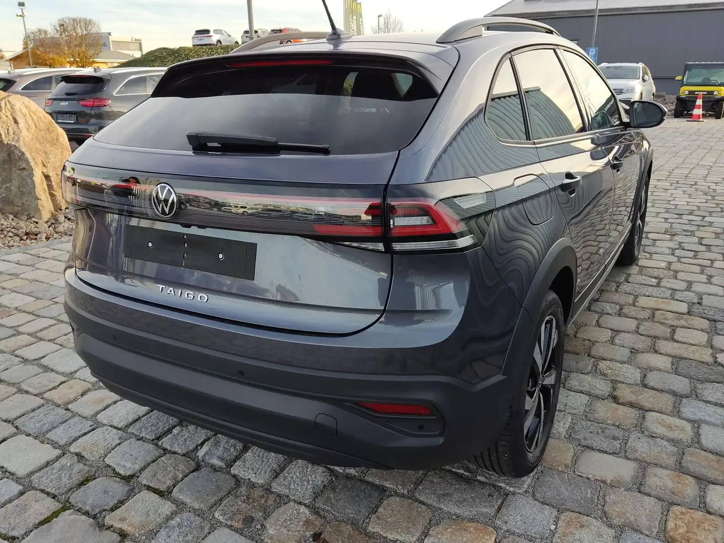 Volkswagen Taigo Limited 1.0 TSI DSG 116 PS-AppleCarPlay-Android... Grau - 2