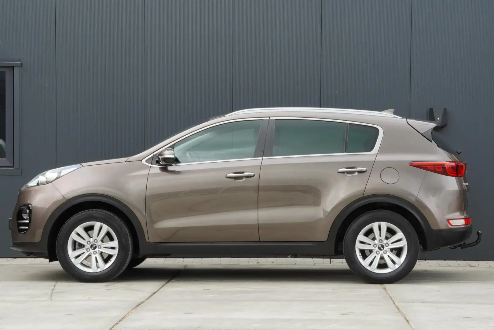 Kia Sportage 1.6 GDI First Edition 2016 Airco Clima Trekhaak Ca Bruin - 2