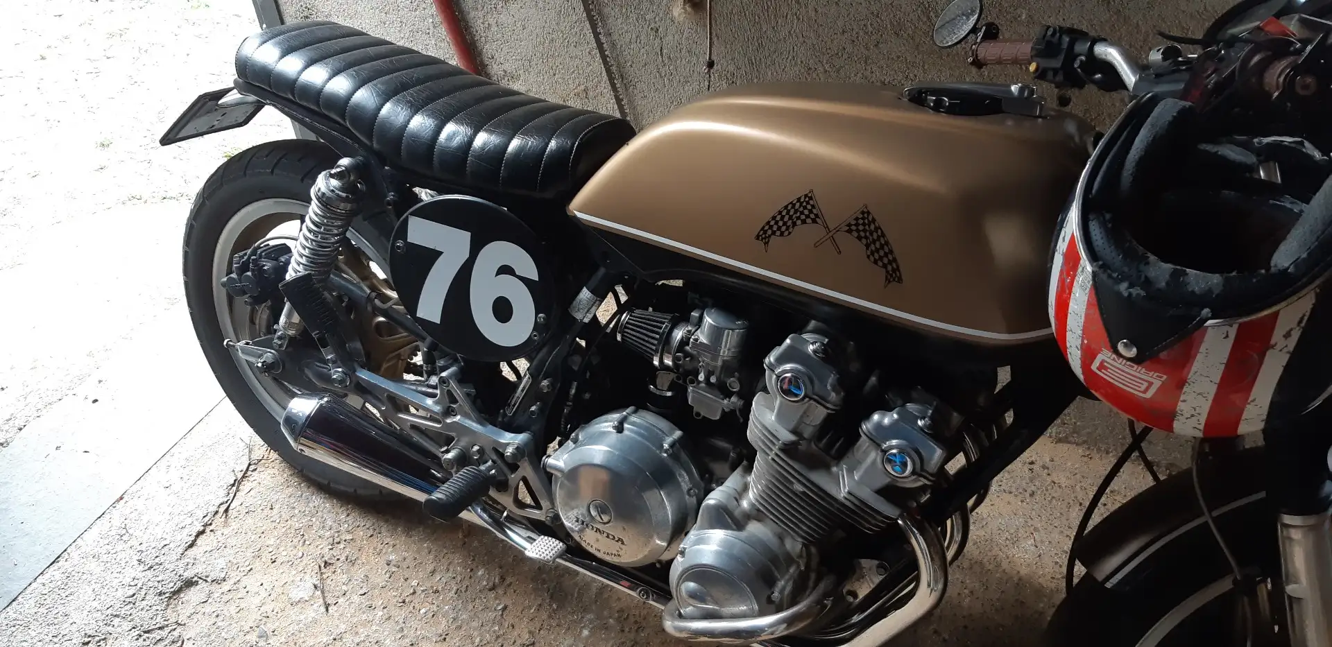 Honda CB 750 cafe racer Zlatá - 1
