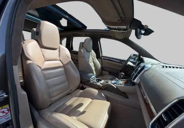 Porsche Cayenne view 9