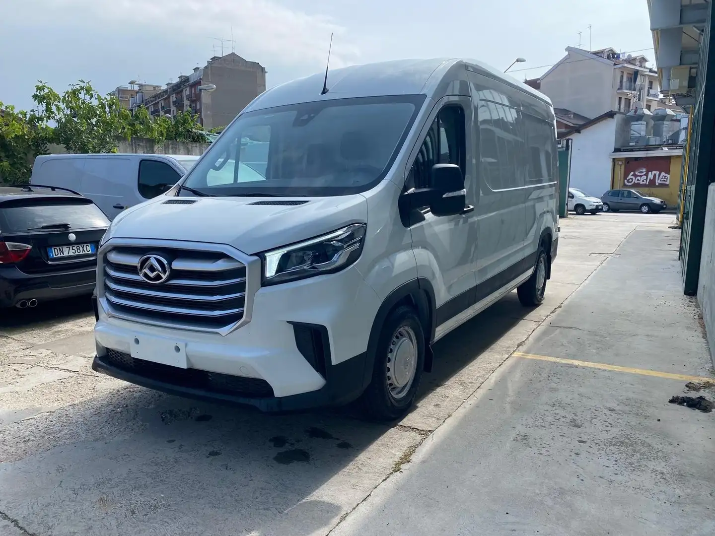 Maxus Deliver 9 DELIVER9 2.0 CRDI 150CV L3H2 6METRI Weiß - 2