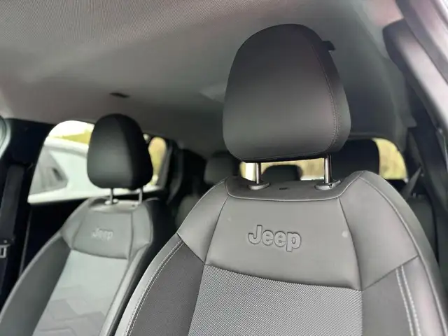 Jeep Avenger view 14