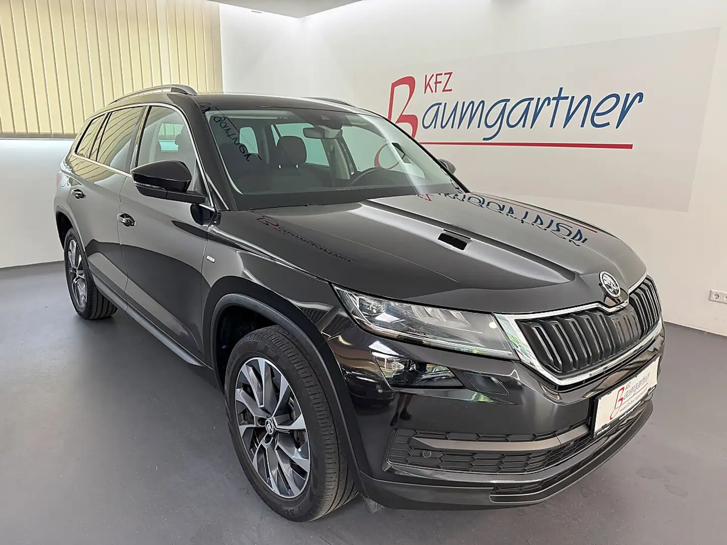 Skoda Kodiaq 2,0TDI DSG 4x4 *LED*NAVI*ACC*Sitzheizung vo/hi*... Schwarz - 1