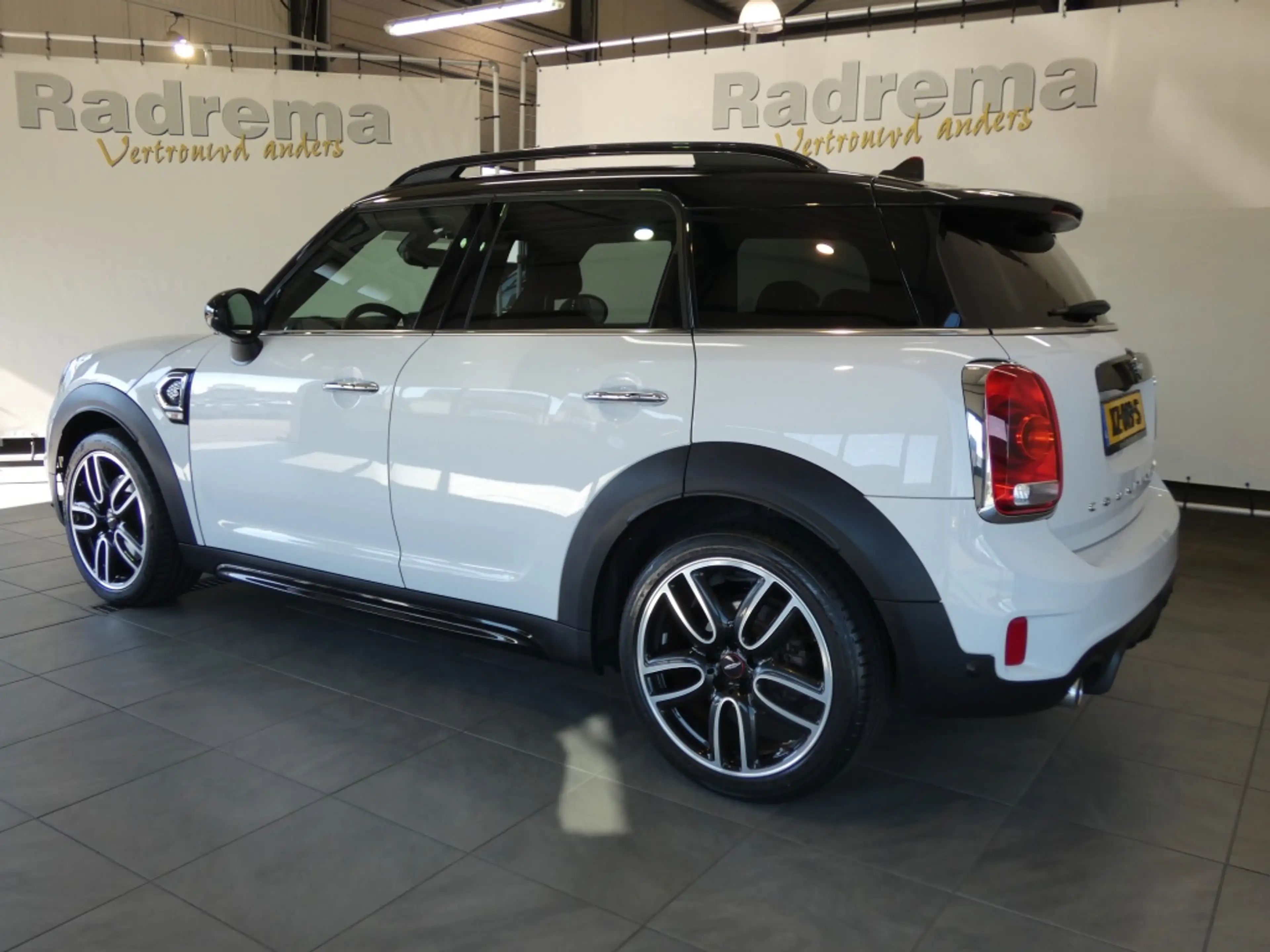 MINI Cooper S Countryman 2.0 KB Ed. — photo 3