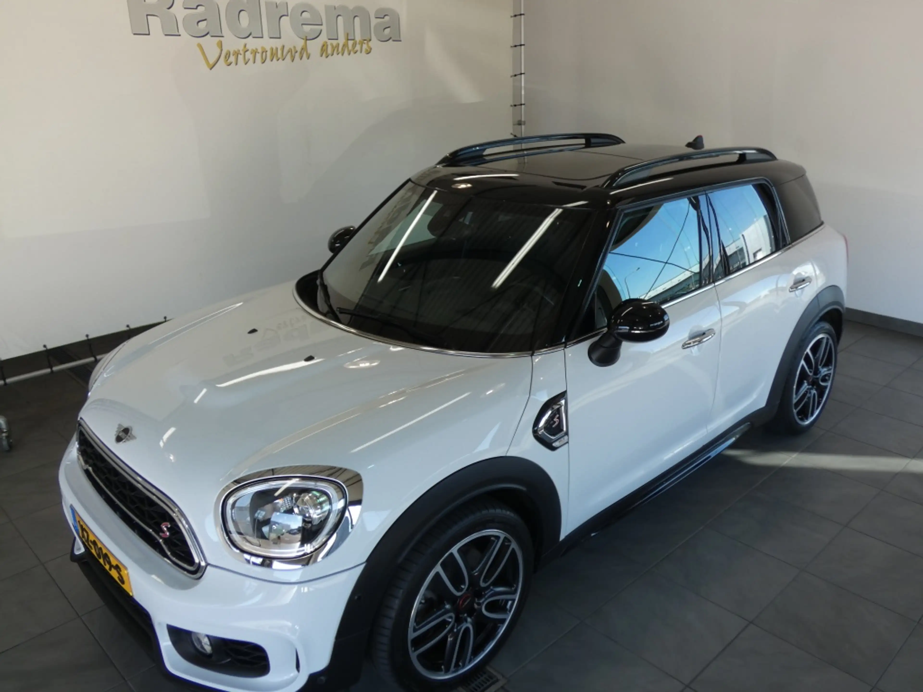 MINI Cooper S Countryman 2.0 KB Ed. — photo 2