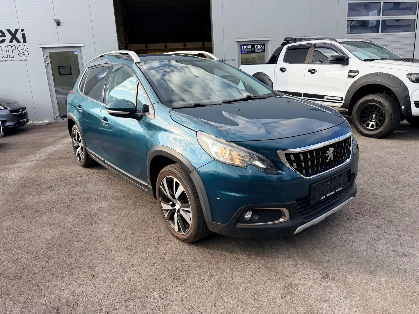 Peugeot 2008 Allure Blau - 1