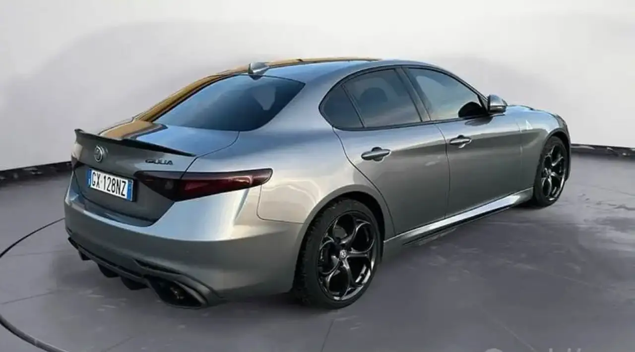 Alfa Romeo Giulia 2021 — фото 6