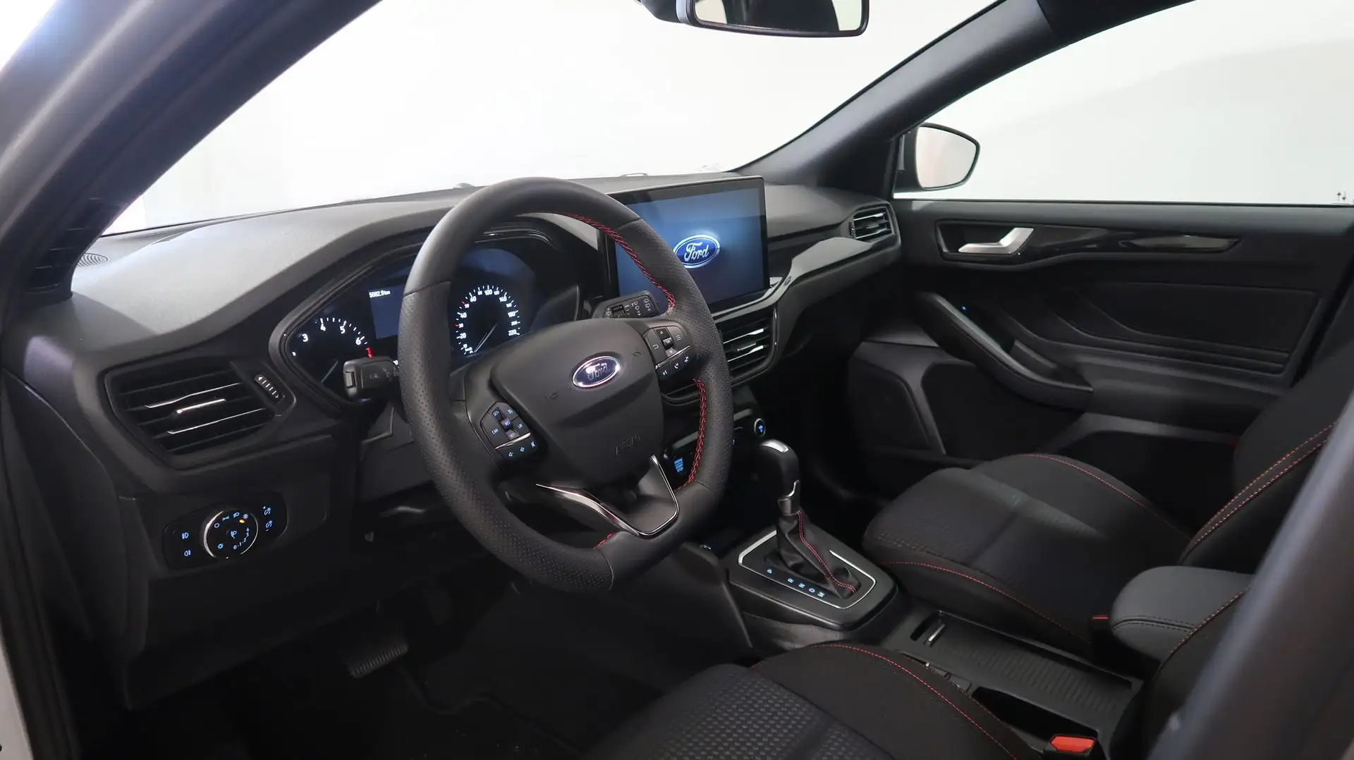 Ford Focus 1.0 EcoBoost Hybrid 125 CV Power. SW ST-Line Desi Argento - 2