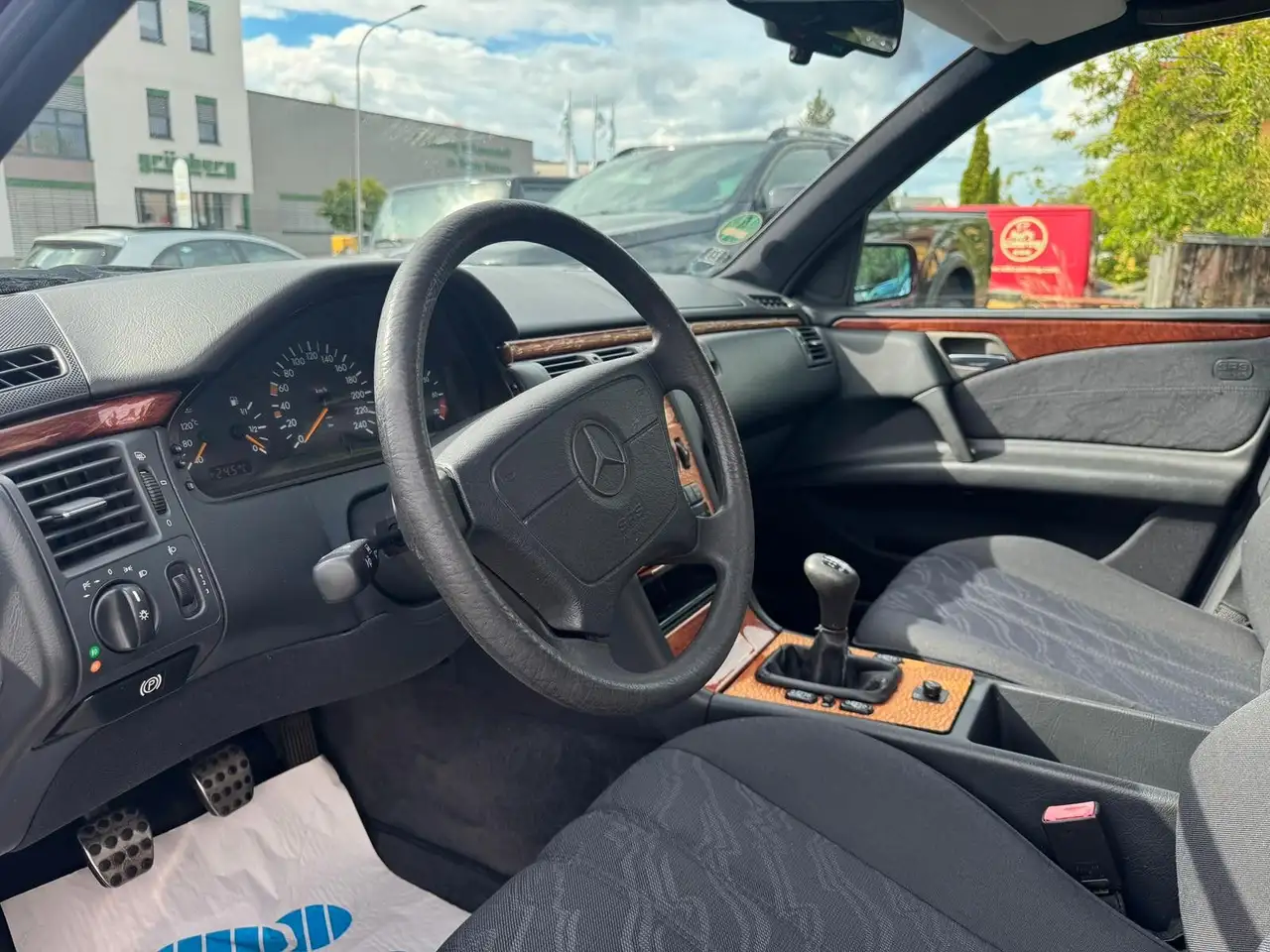 Mercedes-Benz E 200 Classic*Traum*Oldtimer 2027*, foto 9