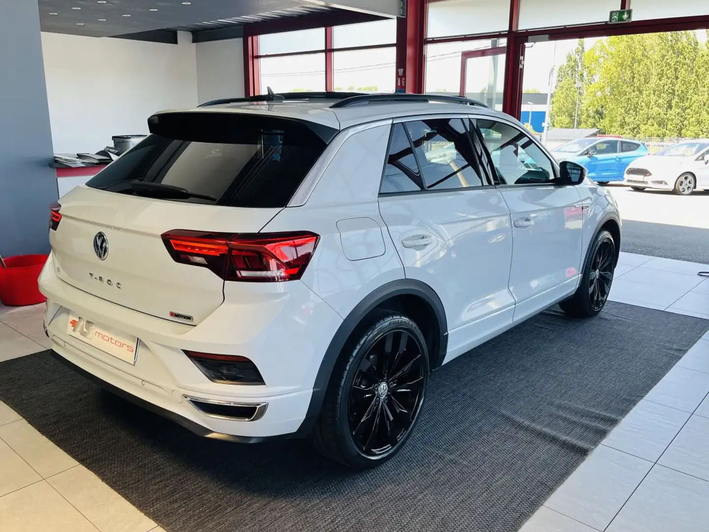 Volkswagen T-Roc 2,0 TSI 190 R-LINE DSG7 4MOTION TOIT PANORAMIQUE OUVRANT APPLE CARPLAY DMS ACC GPS CAMERA VIRT Wit - 2