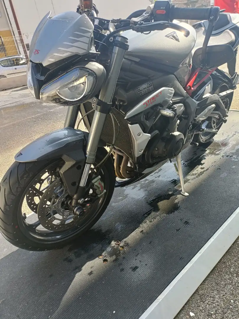 Triumph Street Triple 765 Černá - 2