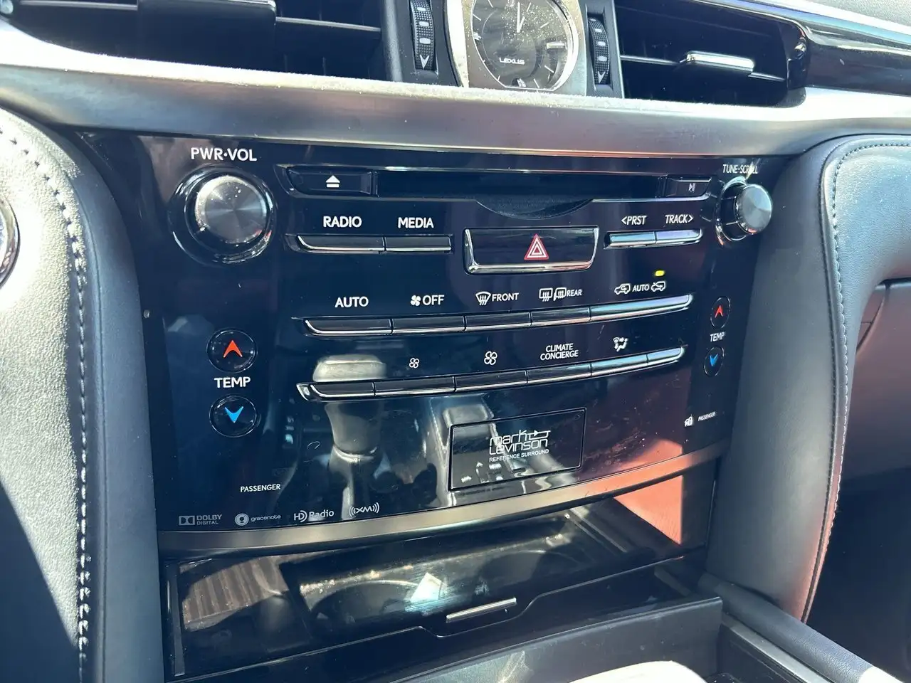 Lexus LX photo Lexus LX