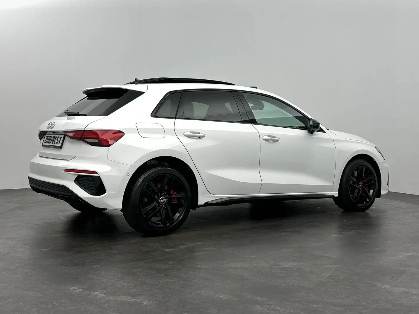 Audi A3 Sportback 45 TFSI e S-Line Pano Camera Carplay ACC - 2