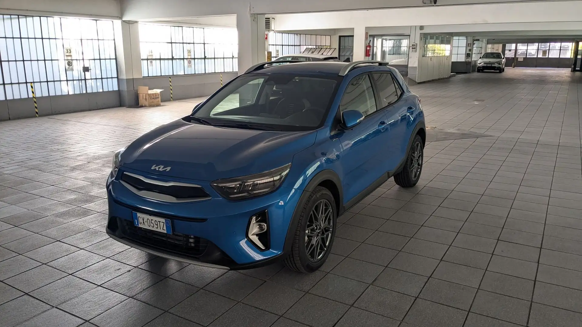 Kia Stonic 1.0 T-GDi 100 CV MHEV MT Black Edition Blu/Azzurro - 1