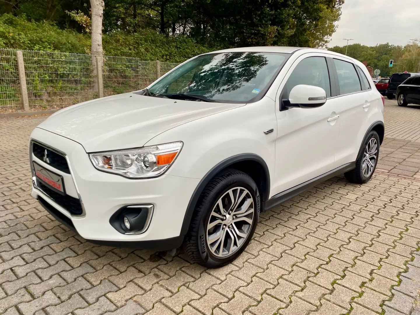 Mitsubishi ASX SUV-Star/Scheckheftgepflegt lückenlos/1 Hand Weiß - 2