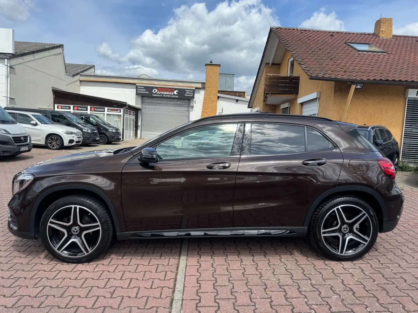 Mercedes-Benz GLA 180 AMG+PANO+360°CAM+LED+MEMORY+el.HECKTÜR Marrone - 2