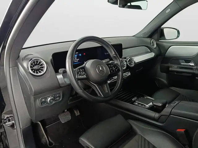 Mercedes-Benz GLB view 7