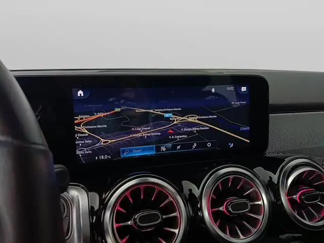 Mercedes-Benz GLB view 13