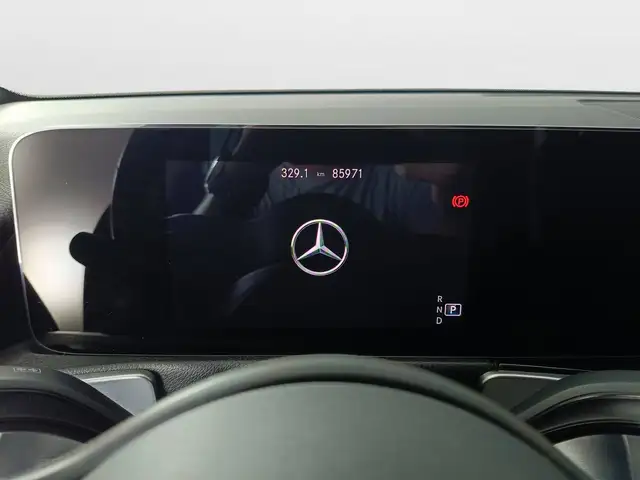 Mercedes-Benz GLB view 12