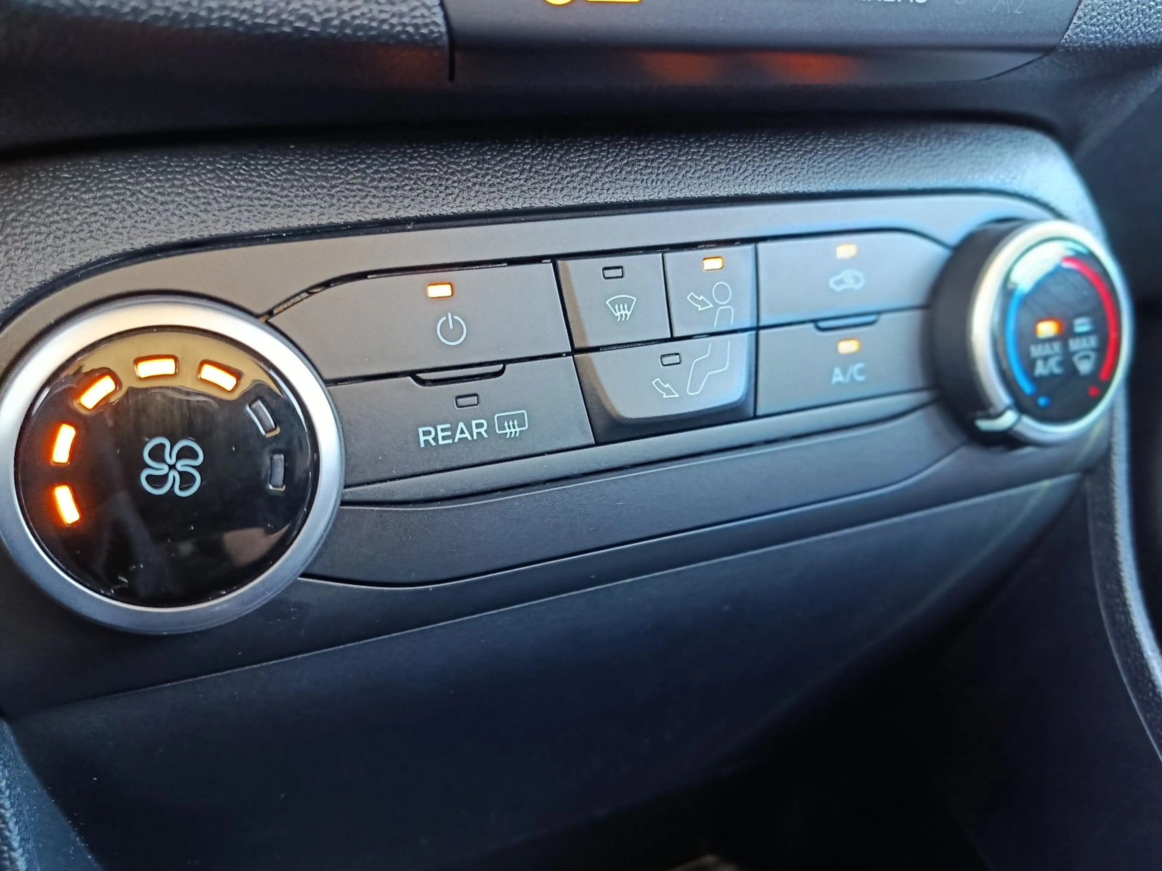 Ford Fiesta Cool & Connect 4trg*Klima*8-fach bereift — photo 13
